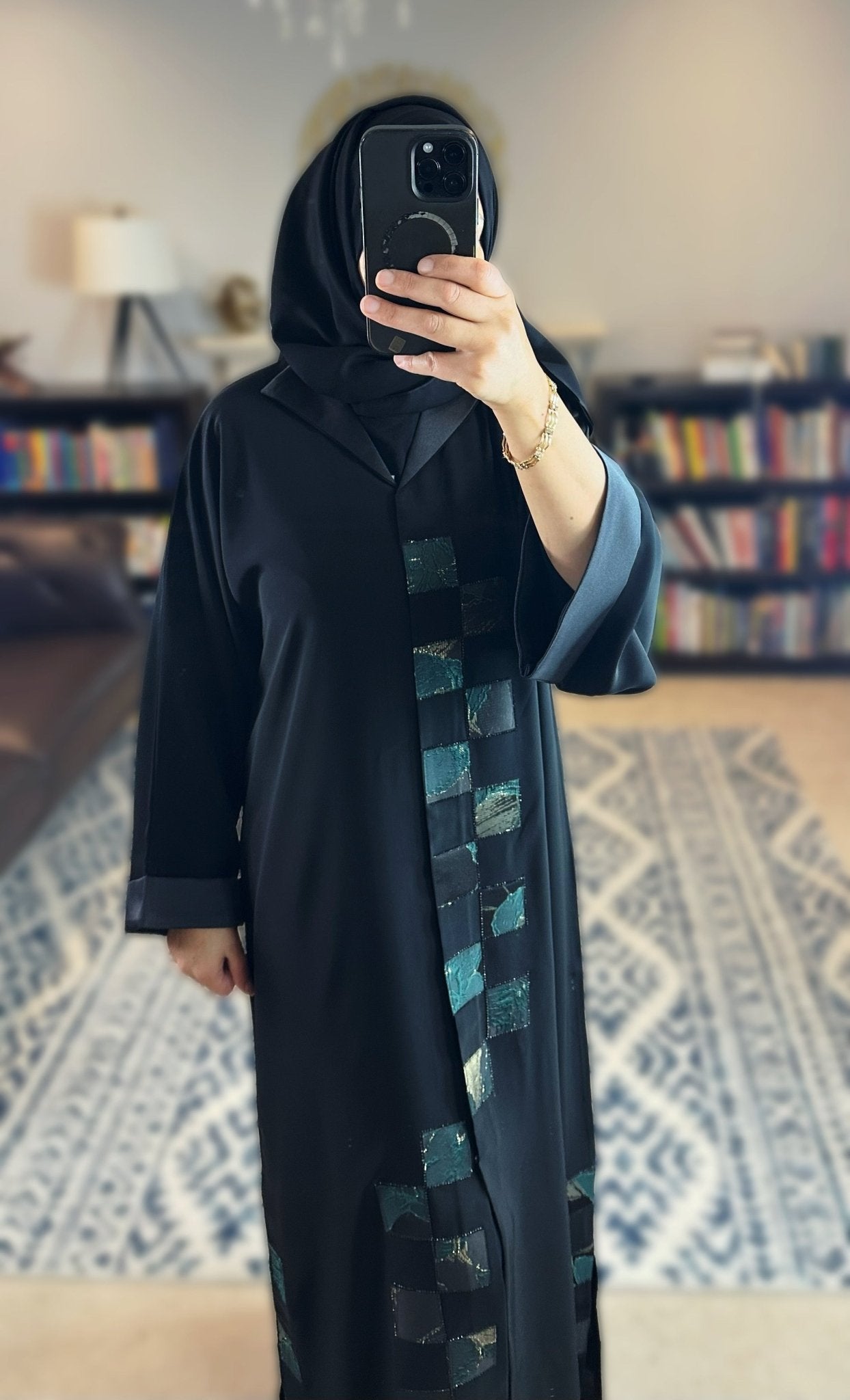 Laila G Abaya - Mesyana